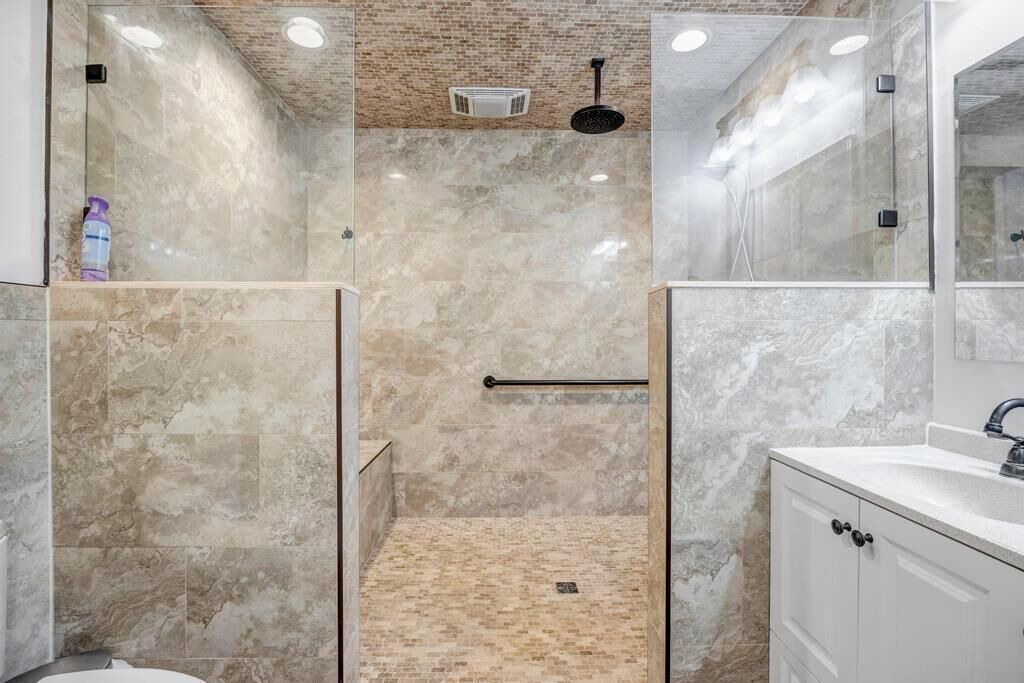 Photo of Bathroom in Sawgrass