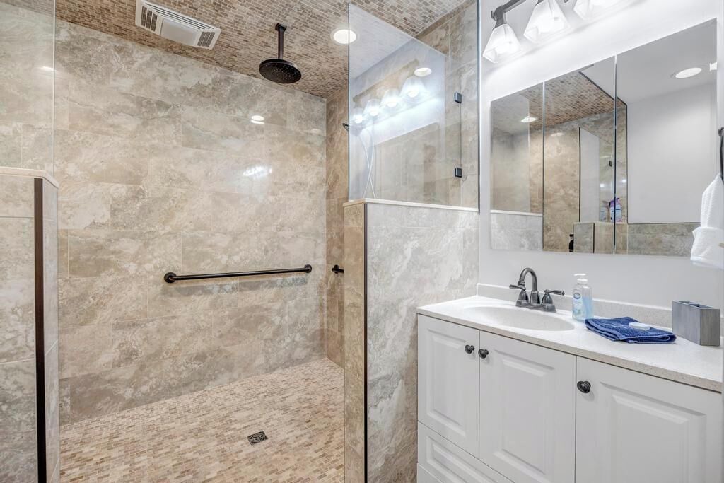 Photo of Bathroom in Sawgrass
