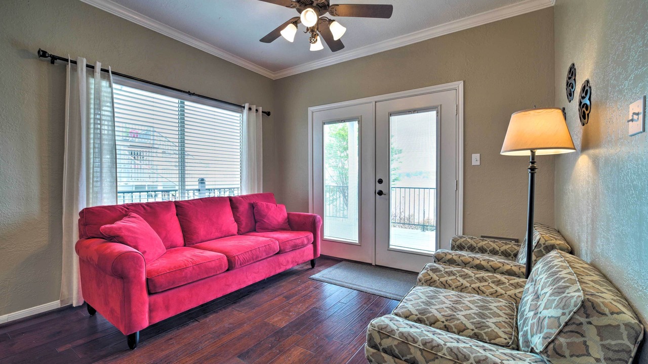 Photo of Livingroom in April Sound