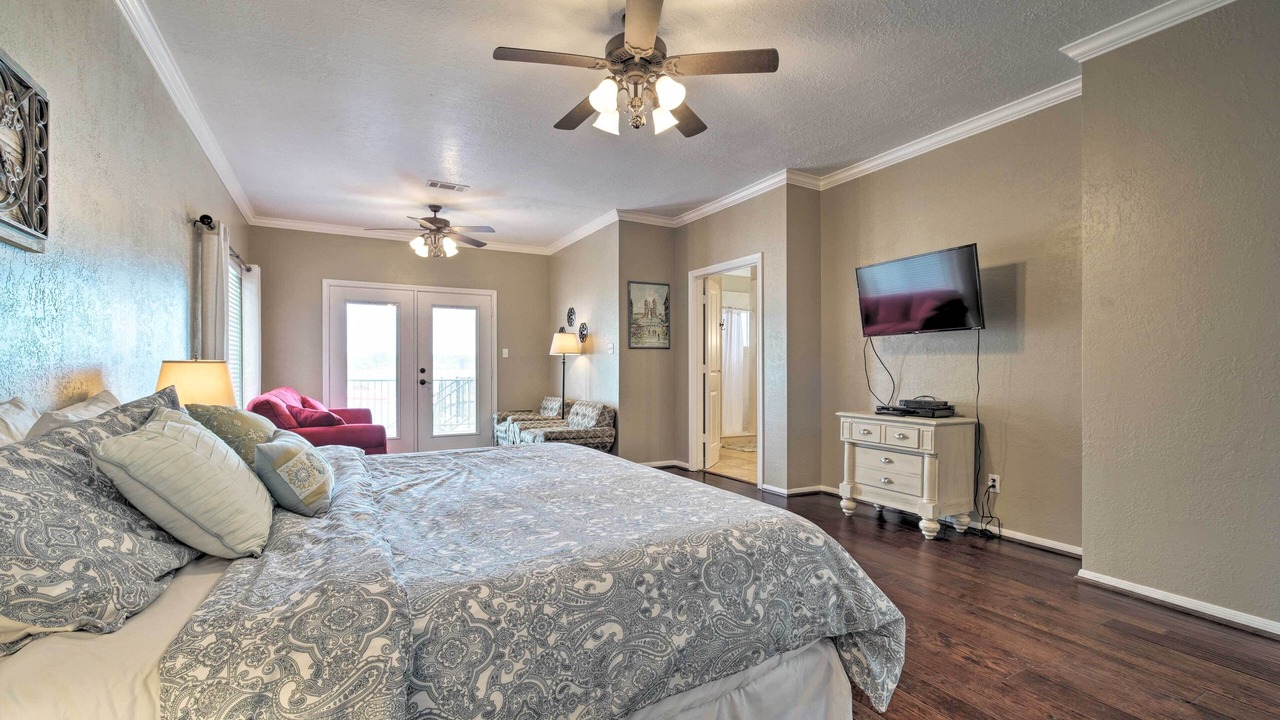 Photo of Bedroom in April Sound