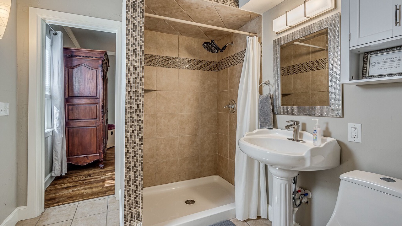 Photo of Bathroom in Central Oklahoma City
