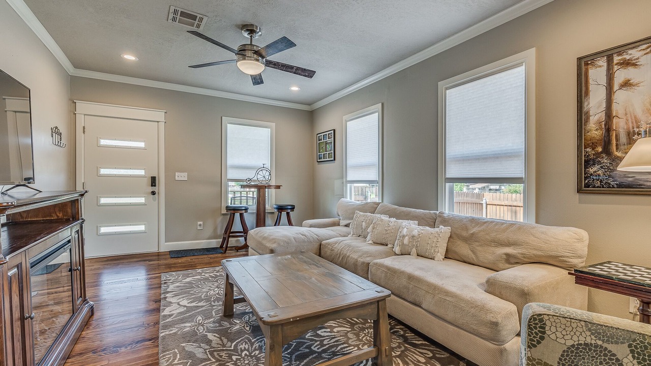 Photo of Livingroom in Central Oklahoma City