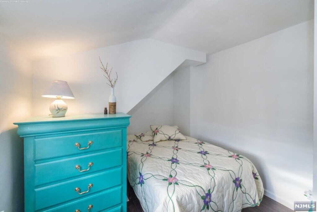 Photo of Bedroom in Fort Lee