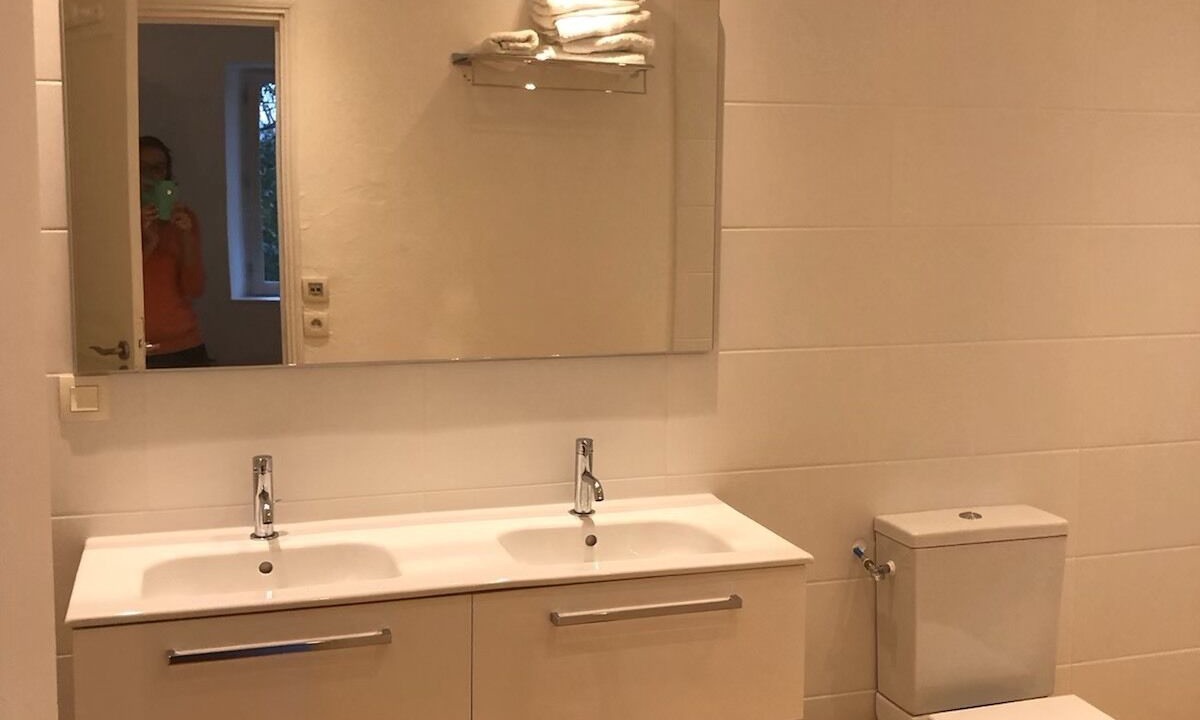 Photo of Bathroom in Mirepoix