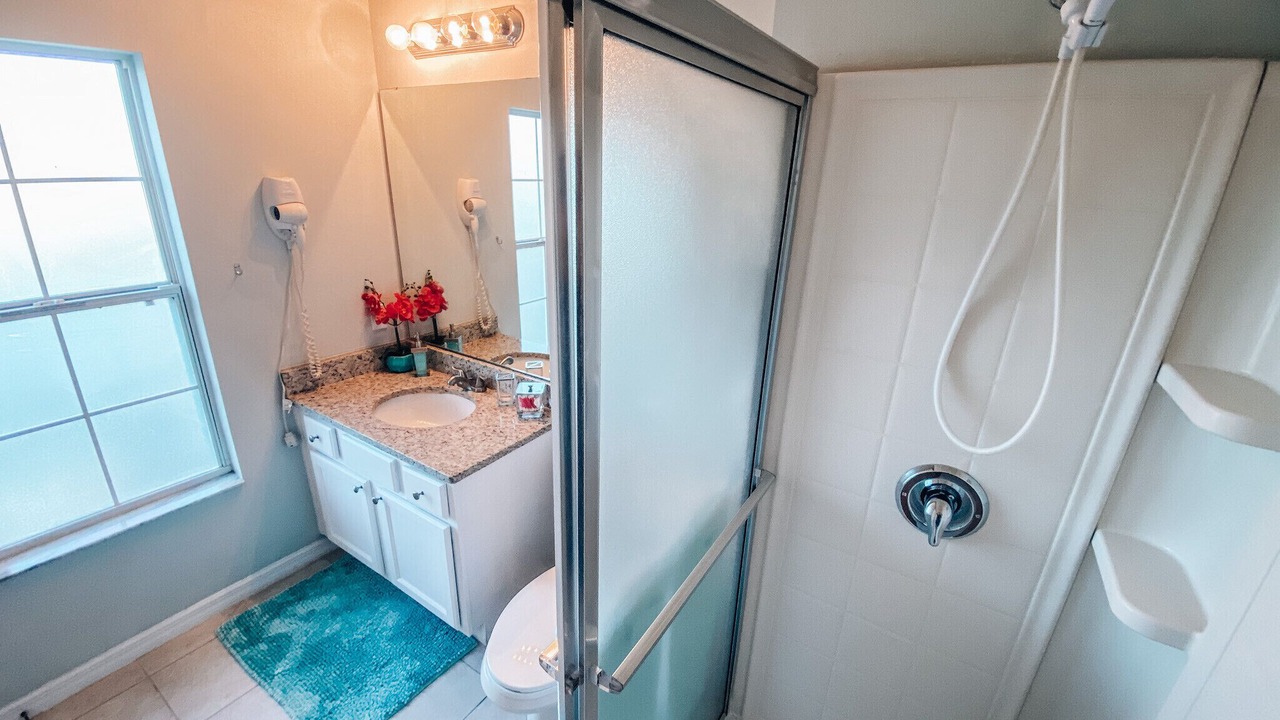 Photo of Bathroom in Sunset Lakes