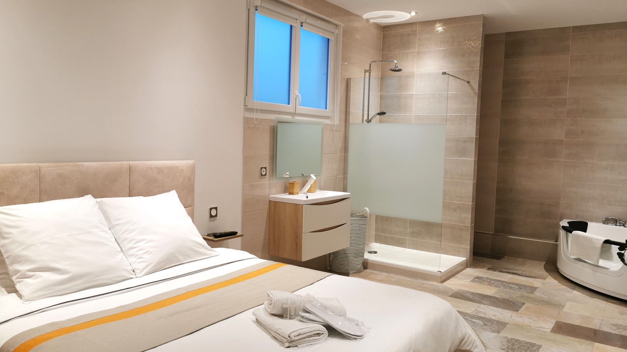 Photo of Bathroom in Saint-Martin-de-Seignanx