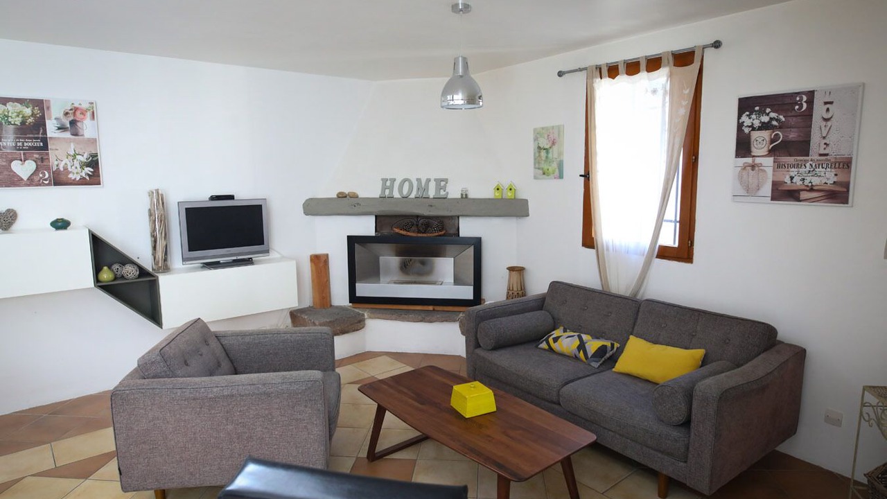 Photo of Livingroom in Saint-Jean-de-Valeriscle