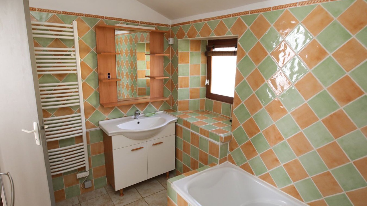 Photo of Bathroom in Saint-Jean-de-Valeriscle