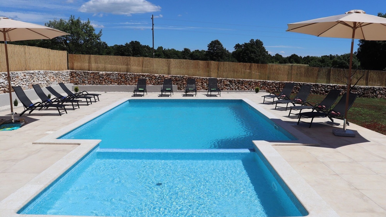 Photo of Outdoor in Grzini