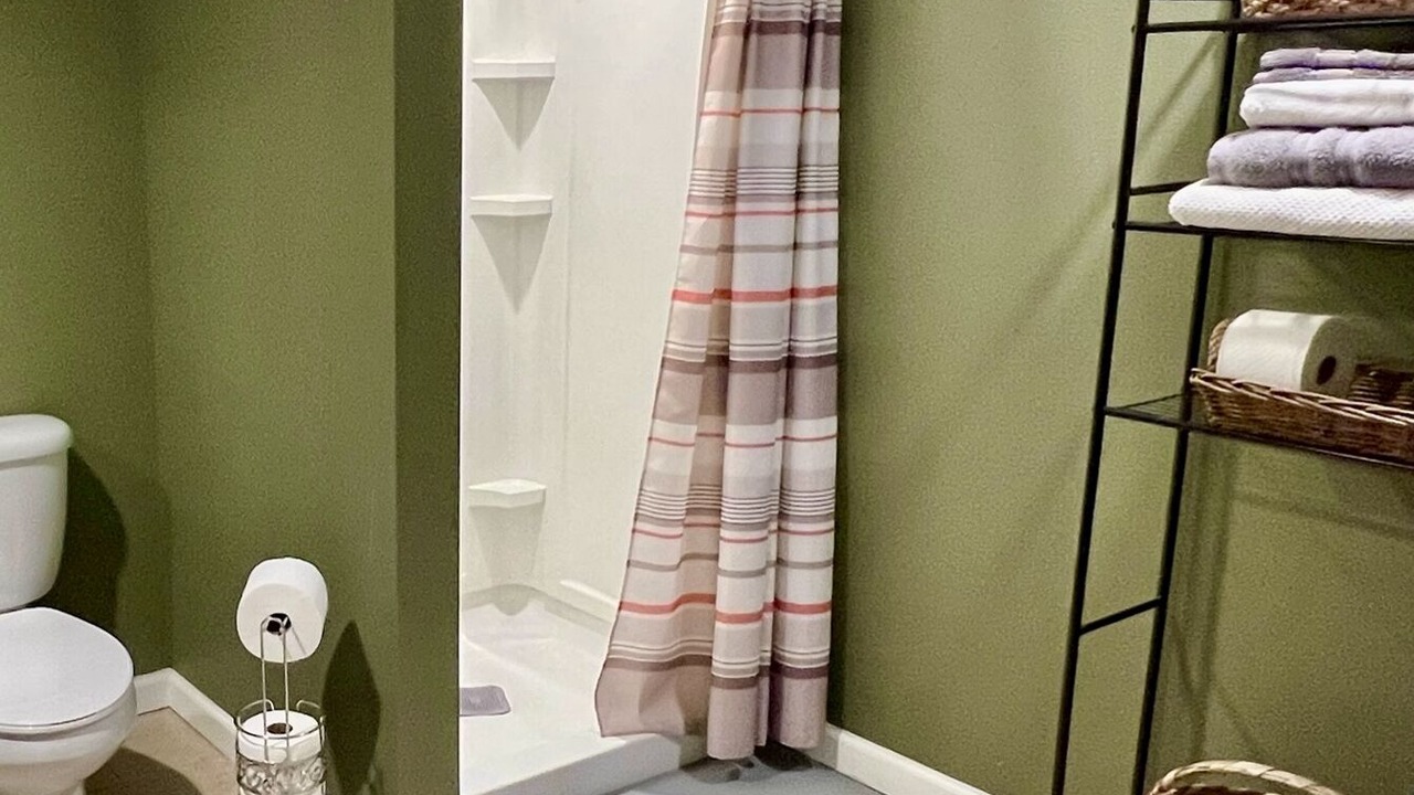 Photo of Bathroom in Audubon Park