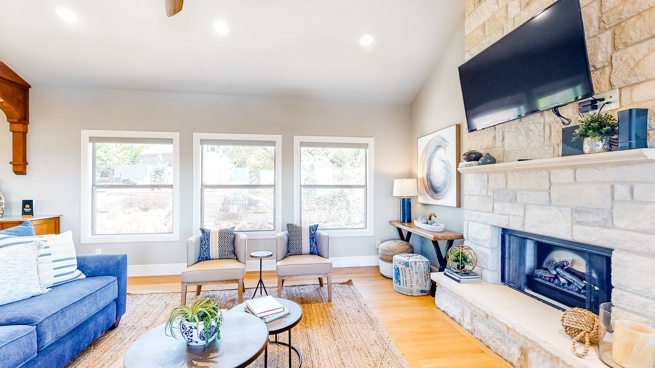 Photo of Livingroom in Point Venture
