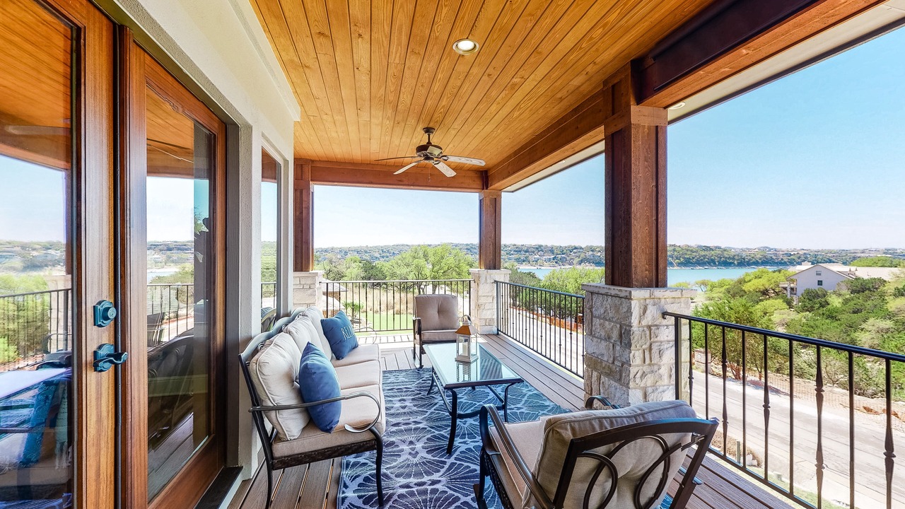 Photo of Patio Balcony in Point Venture
