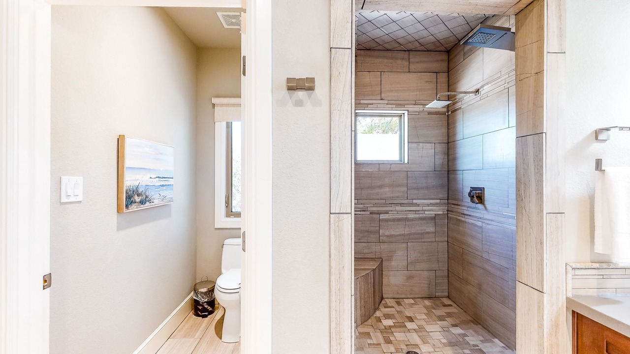 Photo of Bathroom in Point Venture
