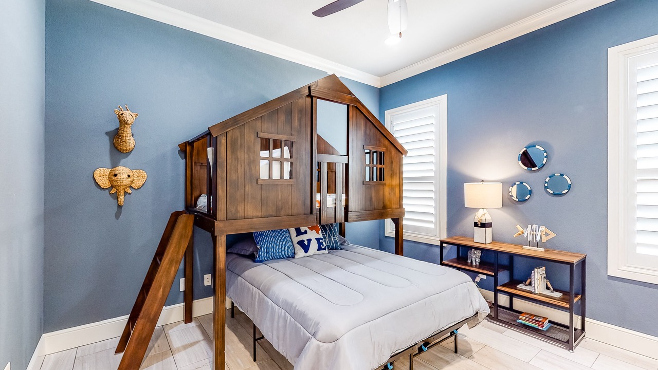 Photo of Bedroom in Point Venture