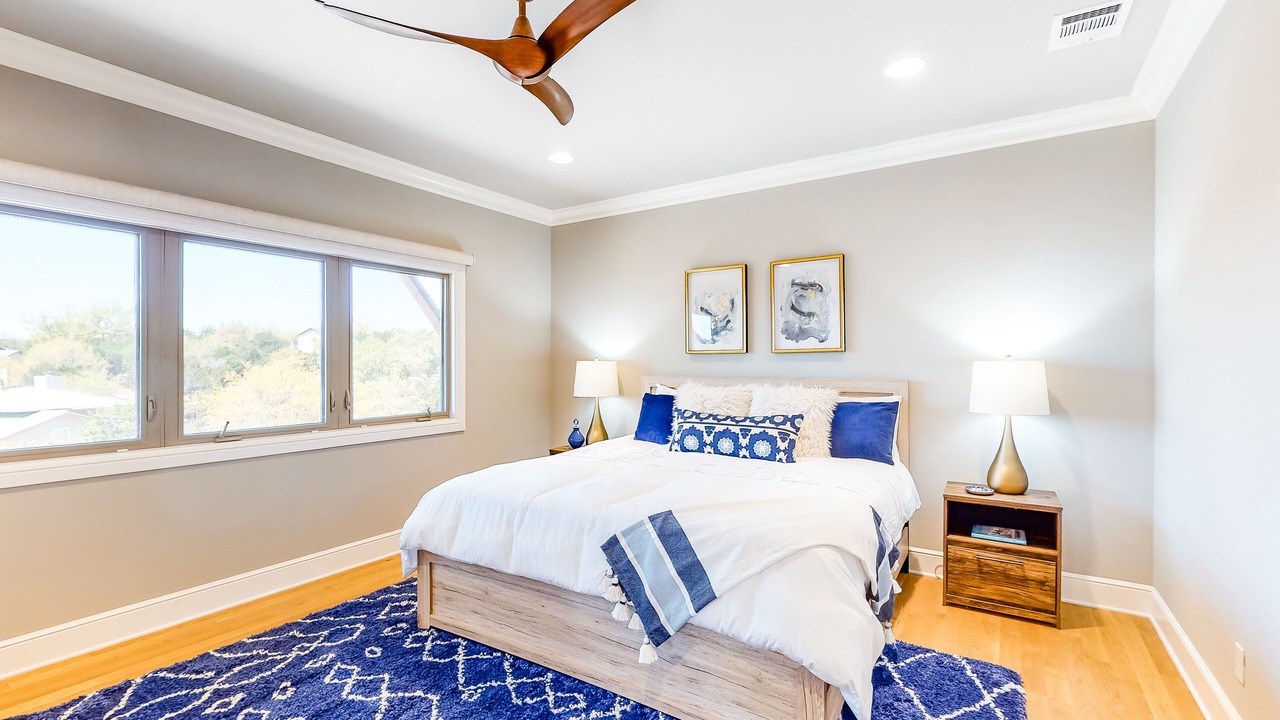 Photo of Bedroom in Point Venture