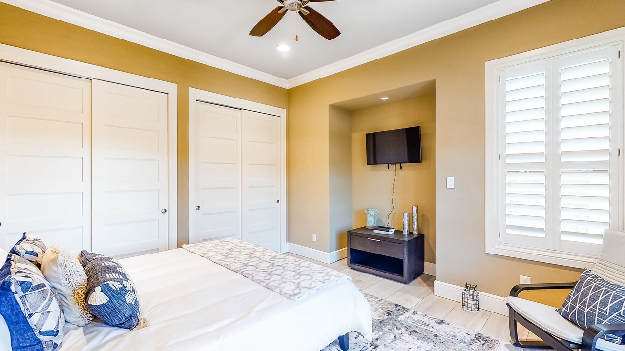 Photo of Bedroom in Point Venture