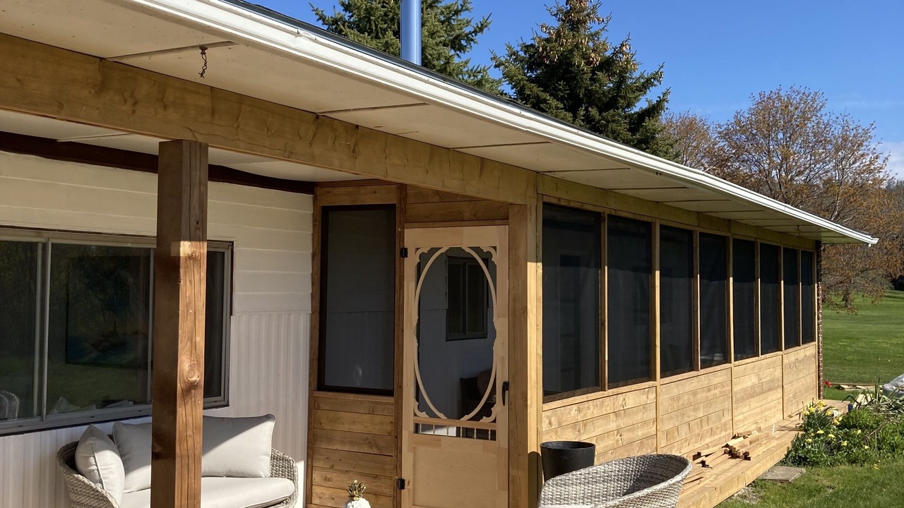 Photo of Patio Balcony in Waupoos
