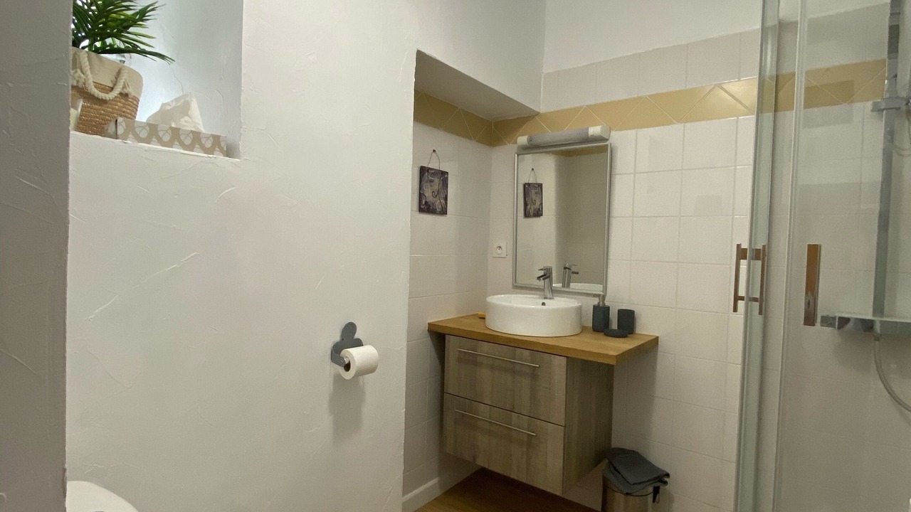 Photo of Bathroom in Taden