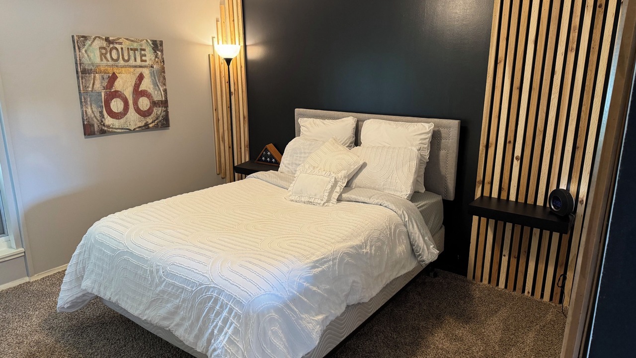 Photo of Bedroom in Lansing