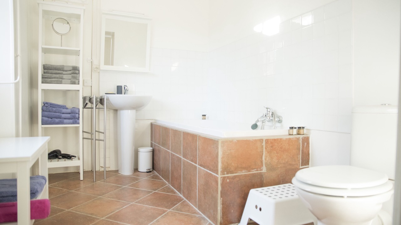 Photo of Bathroom in Commarin
