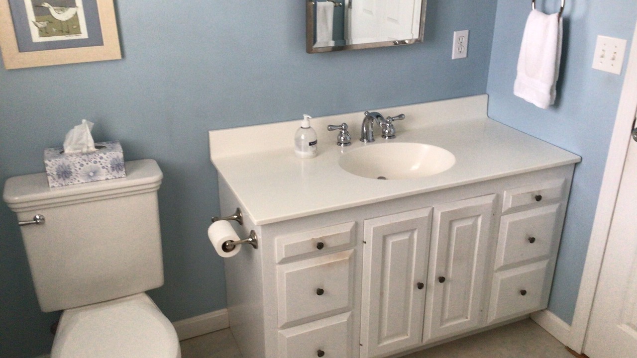 Photo of Bathroom in Teaticket