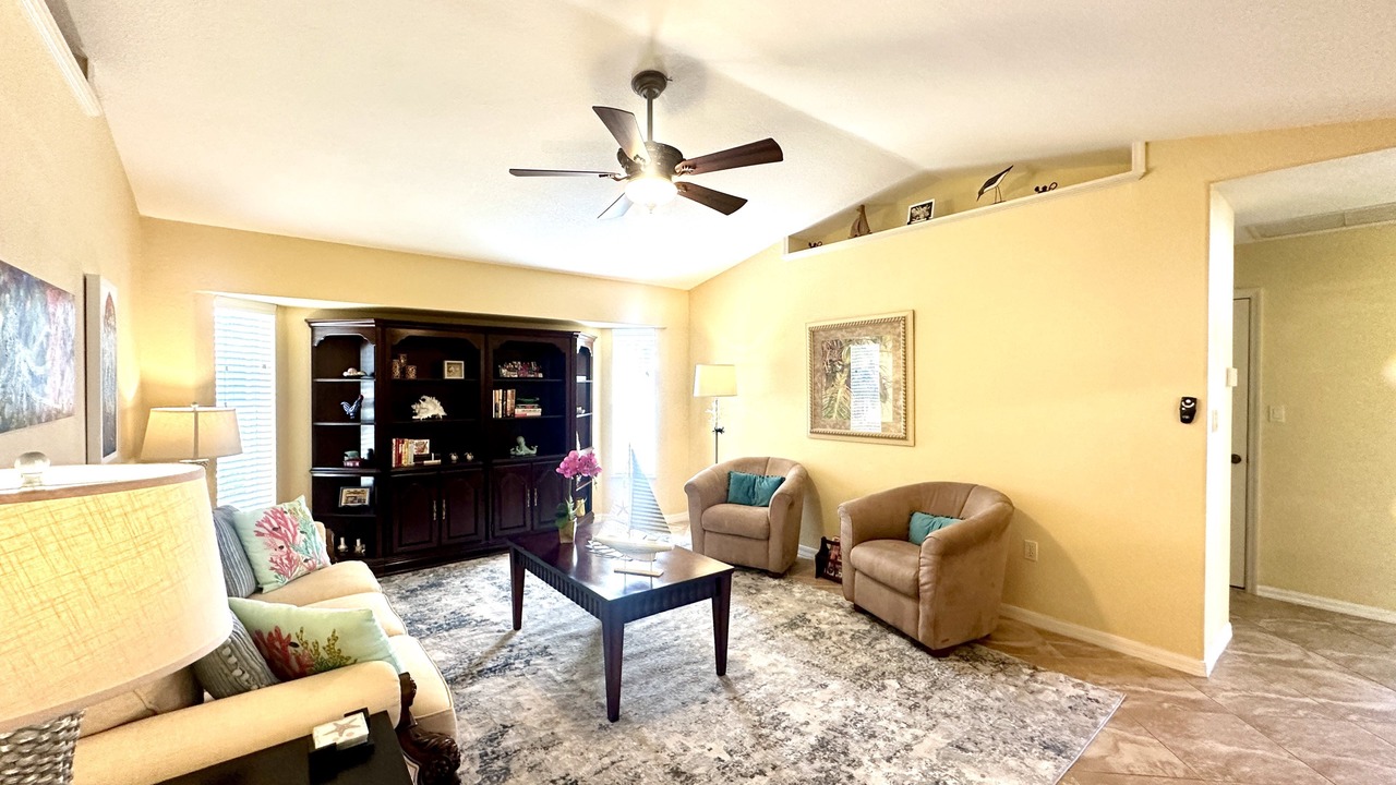 Photo of Livingroom in White Marsh