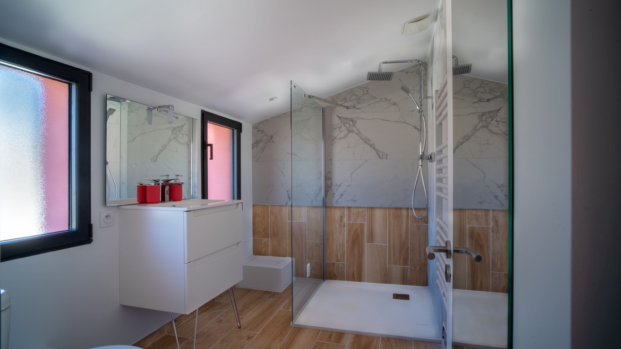 Photo of Bathroom in Tavel