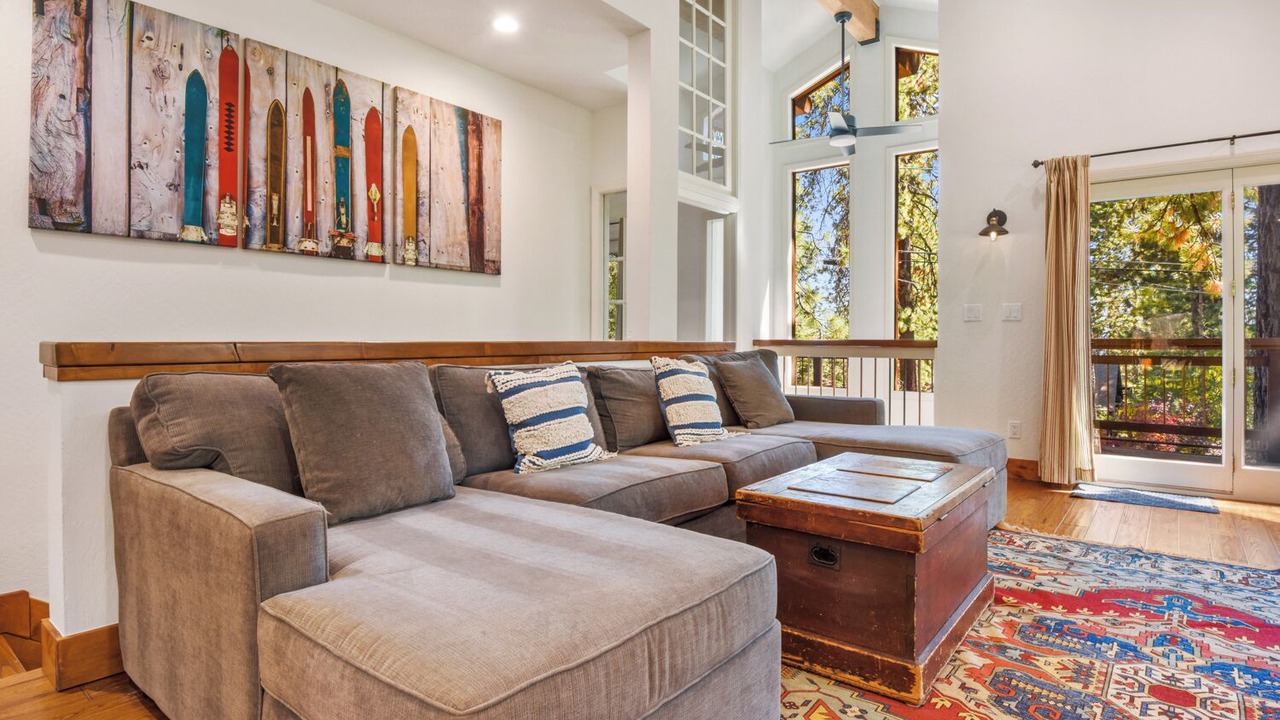 Photo of Livingroom in Brockway