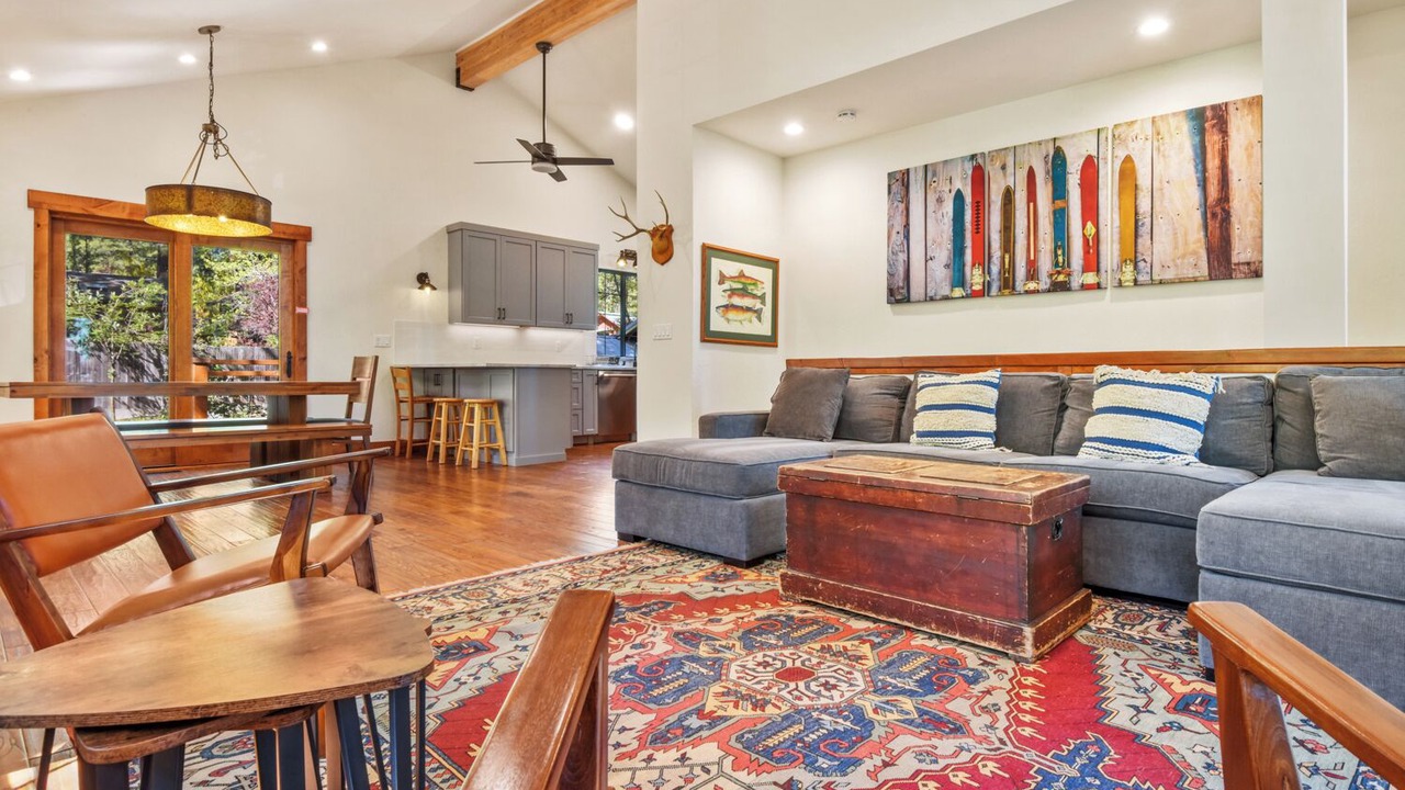 Photo of Livingroom in Brockway