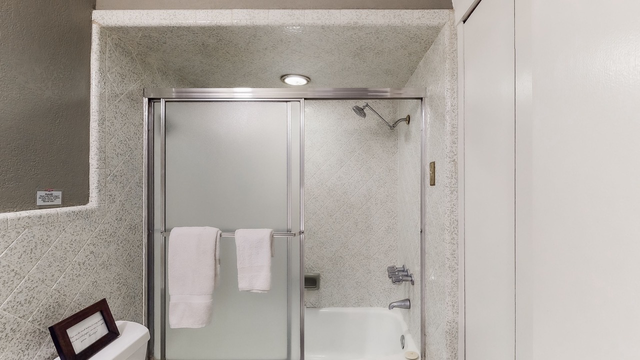 Photo of Bathroom in Kingsland