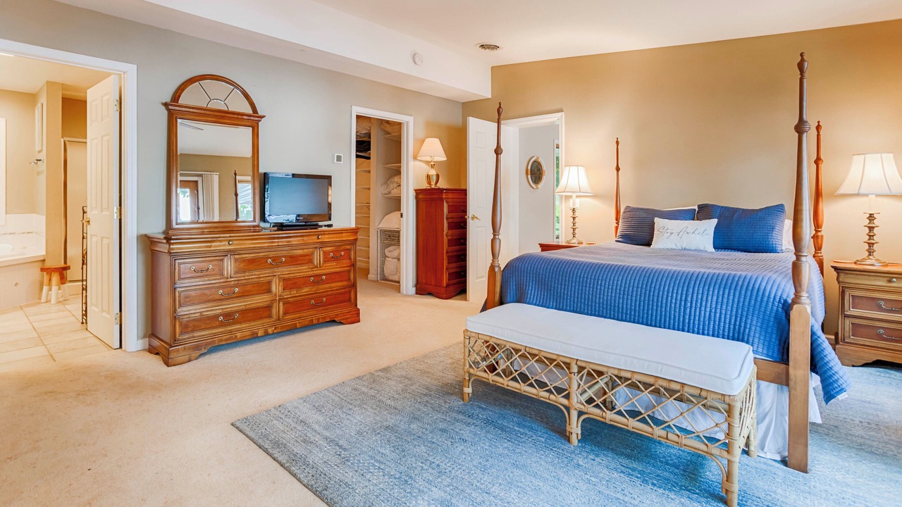 Photo of Bedroom in Valois