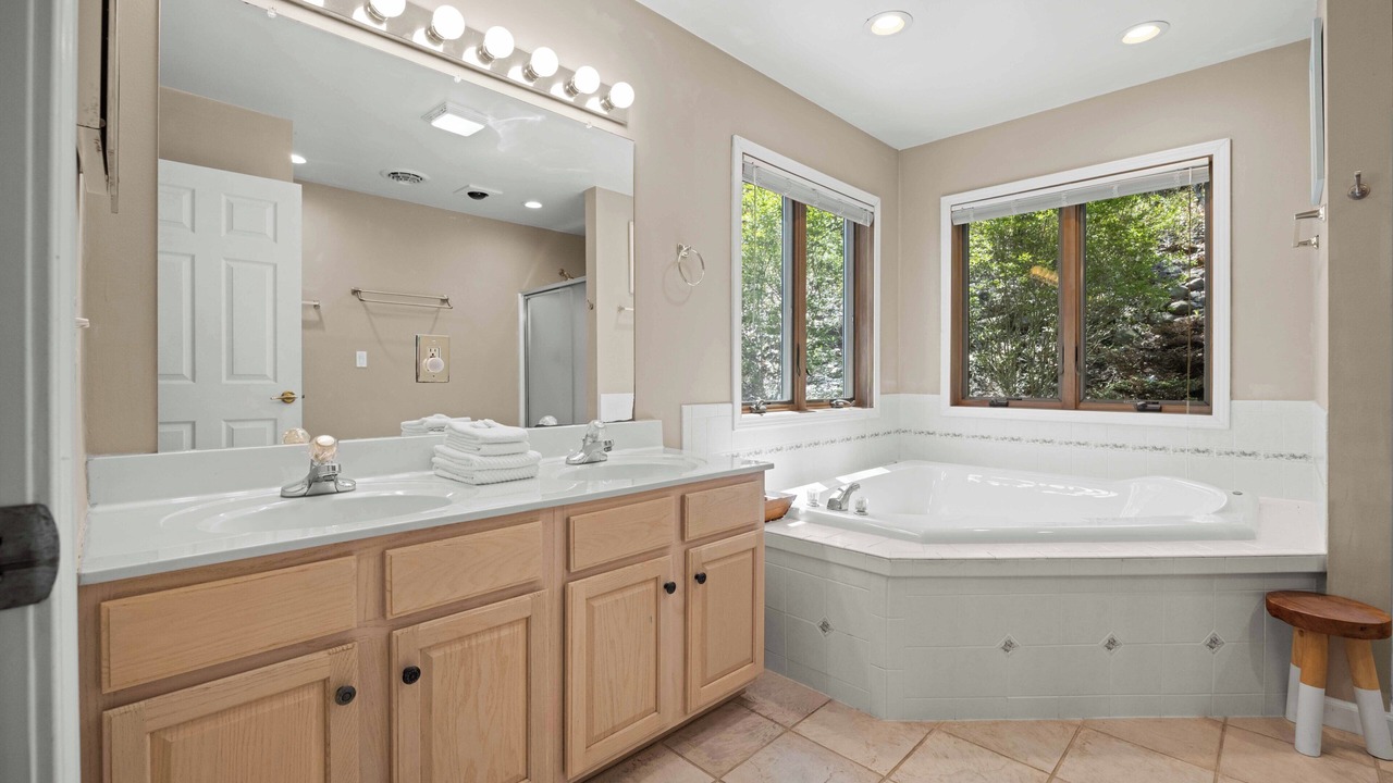 Photo of Bathroom in Valois