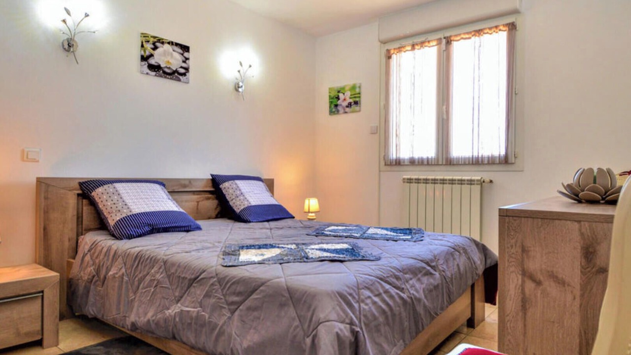 Photo of Bedroom in Saint-Laurent-La-Vernede