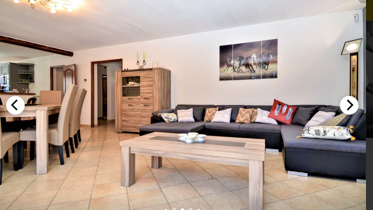 Photo of Livingroom in Saint-Laurent-La-Vernede