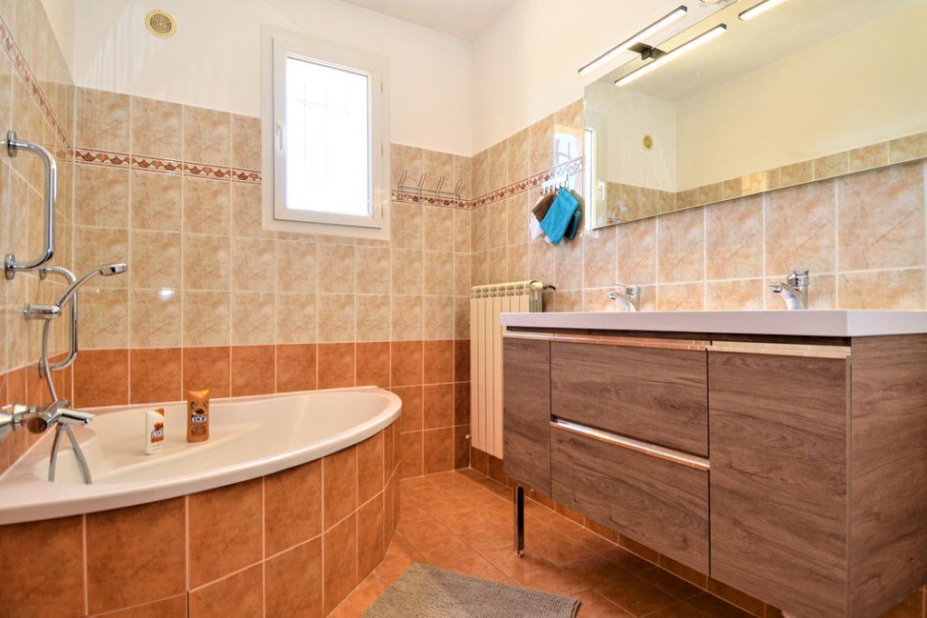 Photo of Bathroom in Saint-Laurent-La-Vernede