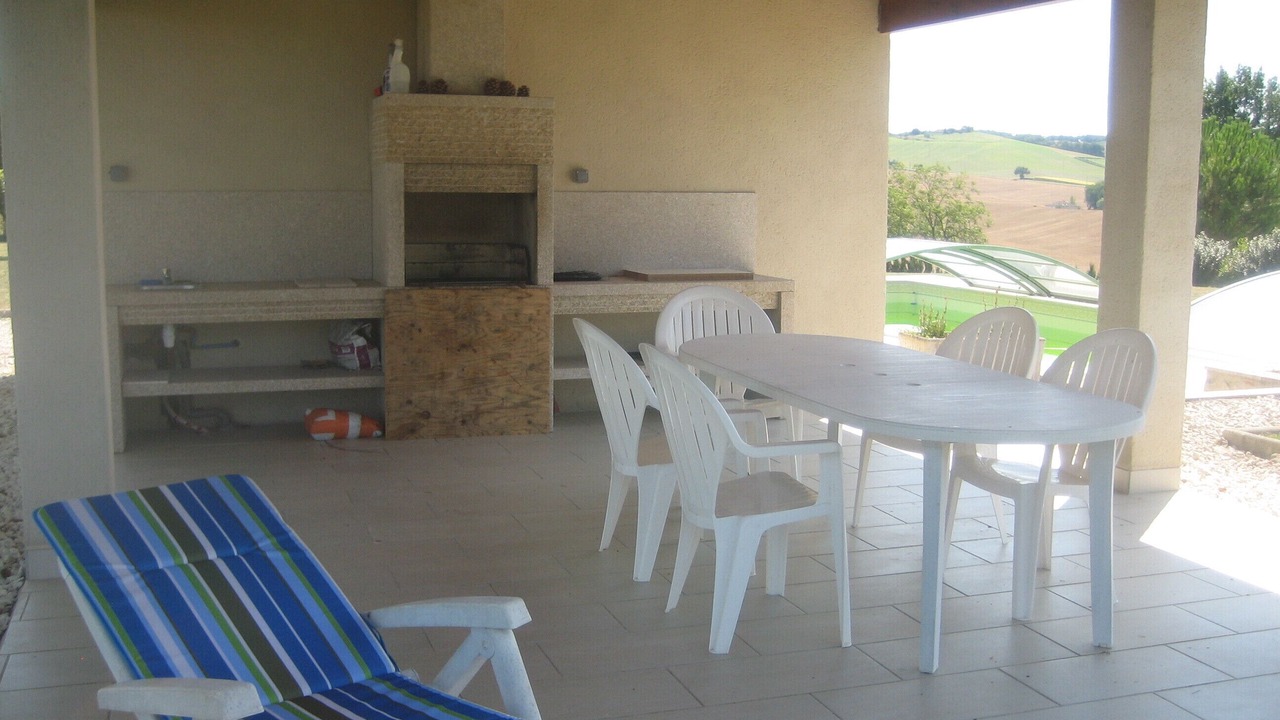 Photo of Outdoor in Poupas