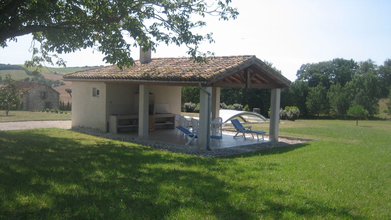 Photo of Outdoor in Poupas