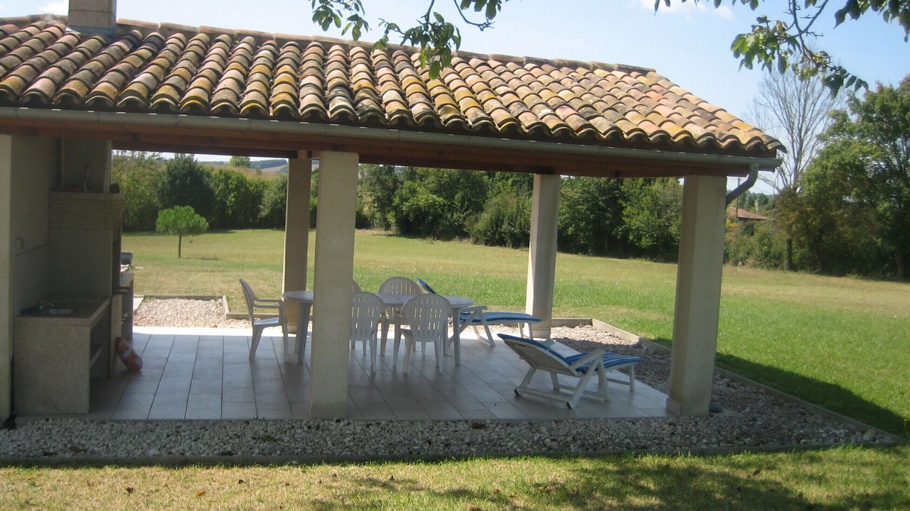 Photo of Outdoor in Poupas