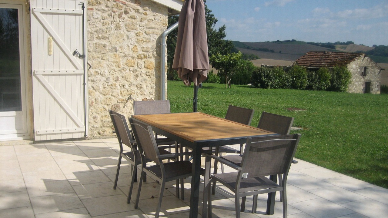 Photo of Outdoor in Poupas