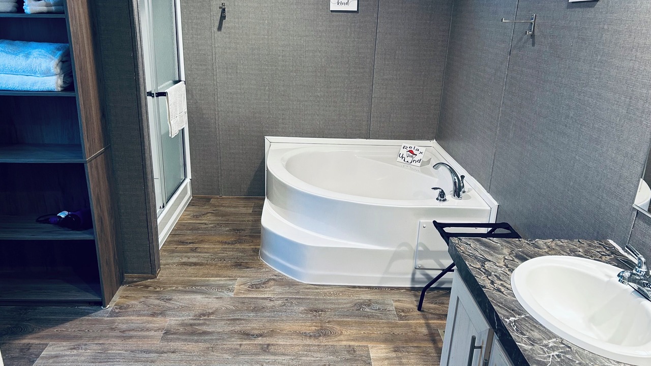 Photo of Bathroom in Richland Springs
