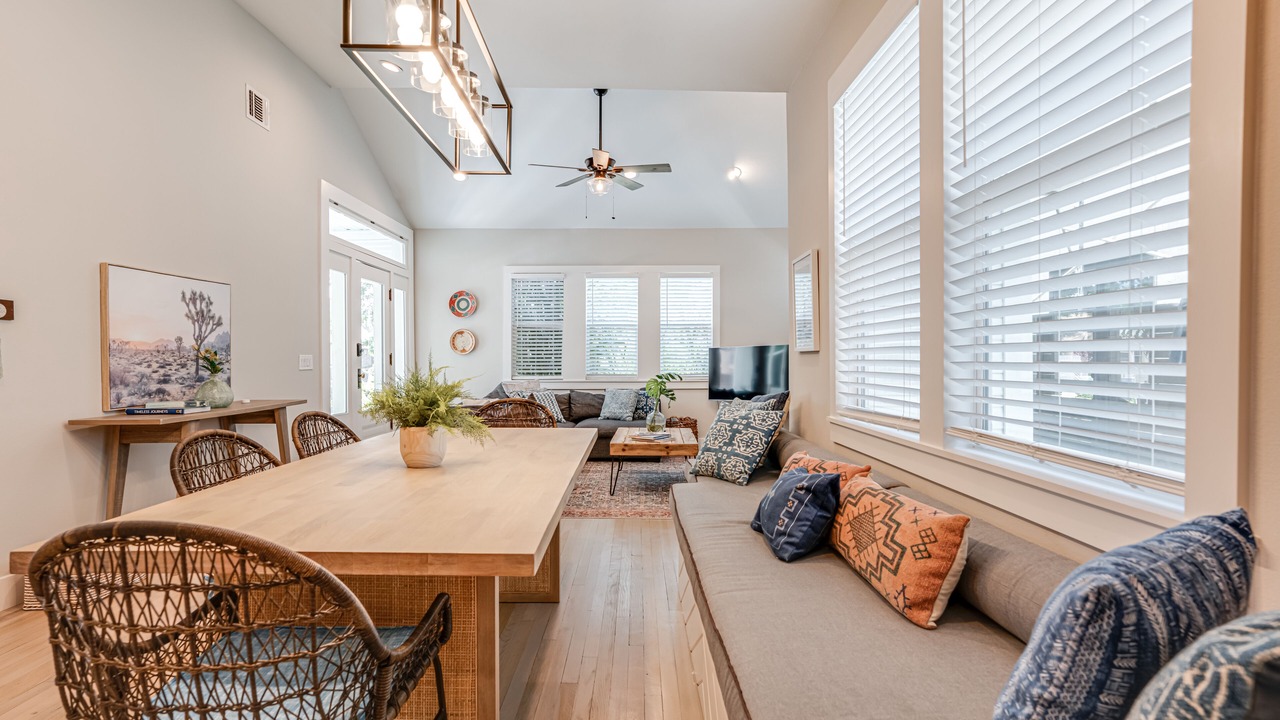Photo of Livingroom in Tobin Hill
