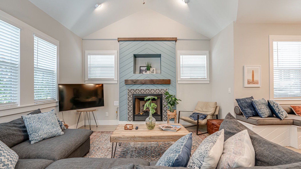 Photo of Livingroom in Tobin Hill