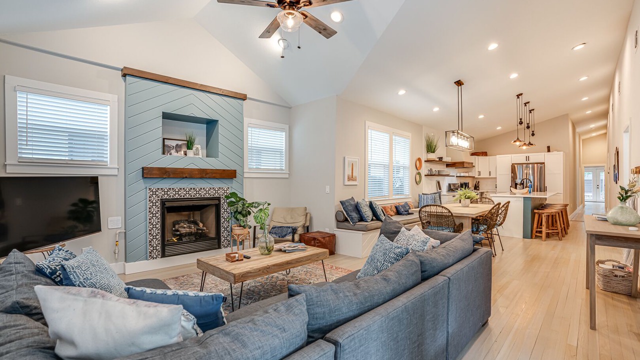 Photo of Livingroom in Tobin Hill