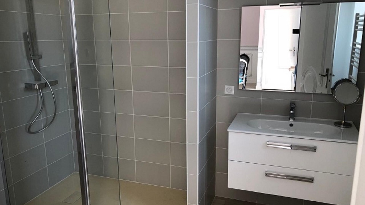 Photo of Bathroom in Azay-le-Rideau