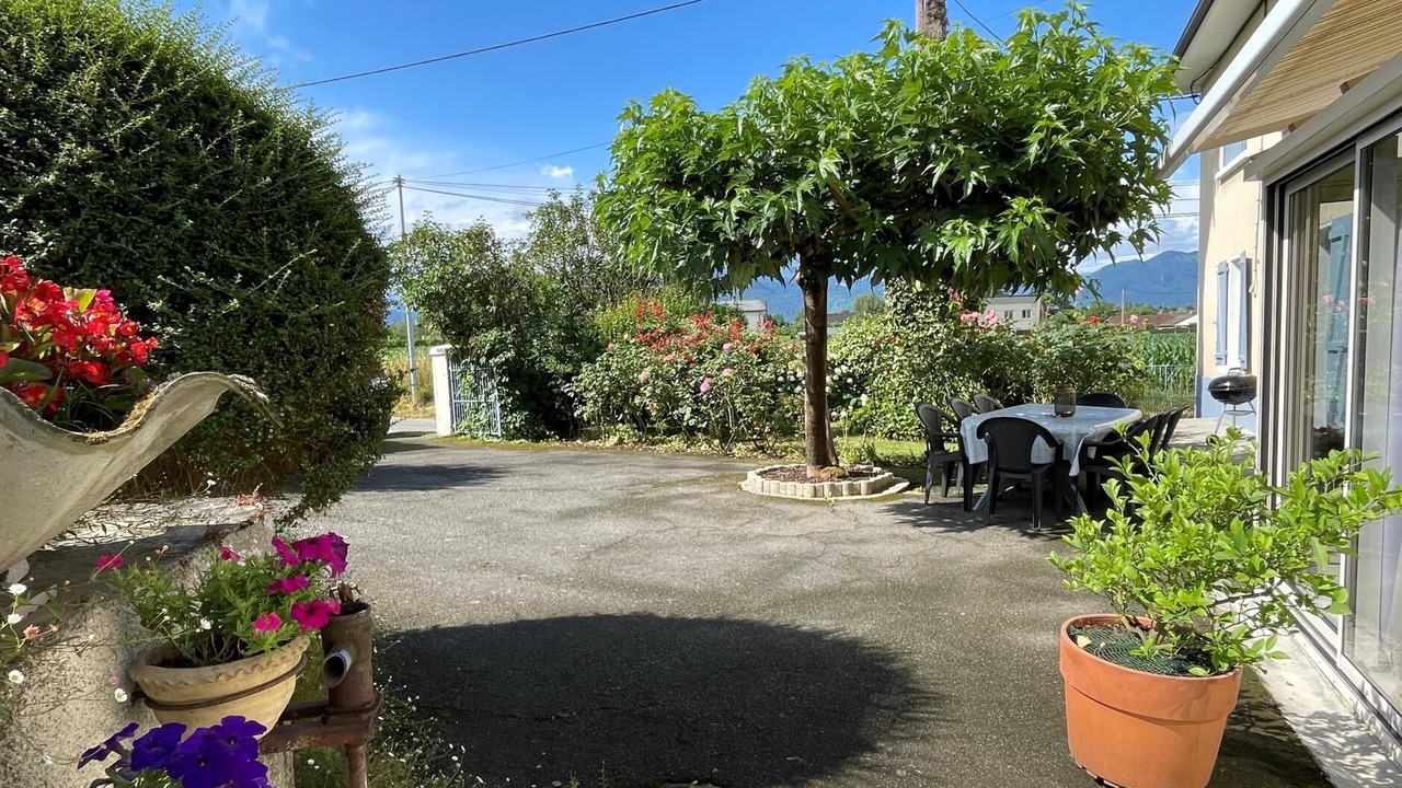 Photo of Outdoor in Asson