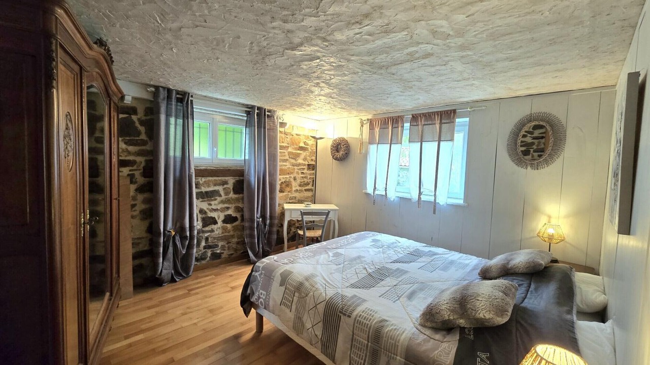 Photo of Bedroom in Saint-Jory-de-Chalais