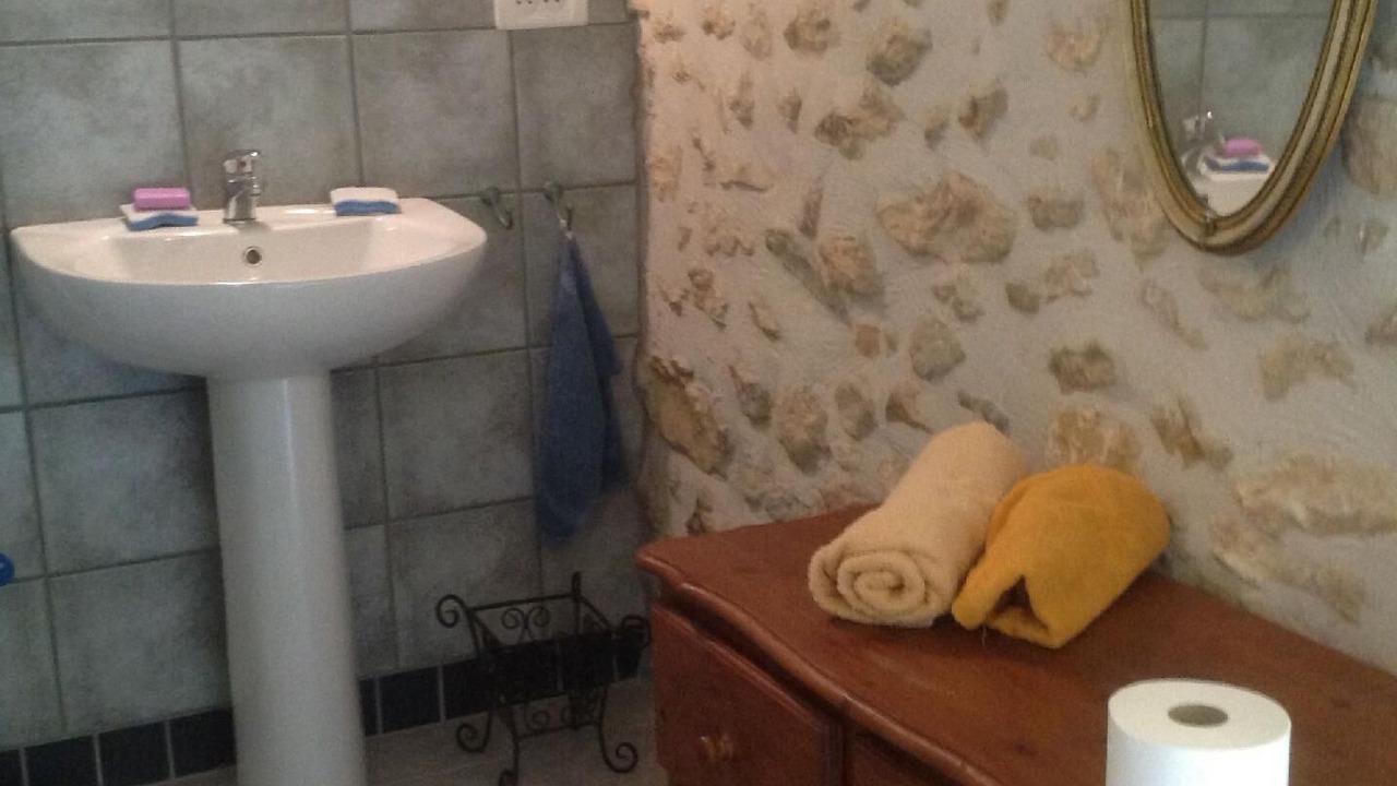 Photo of Bathroom in Nontron
