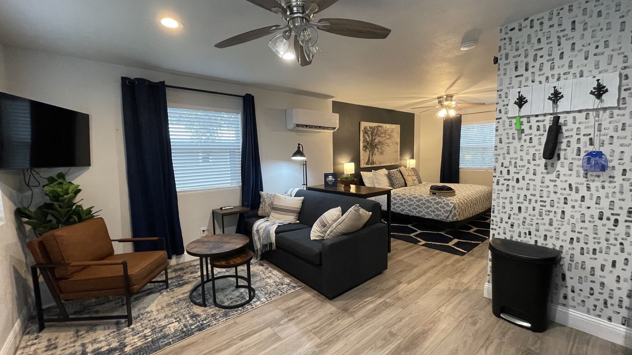 Photo of Livingroom in Johnson City