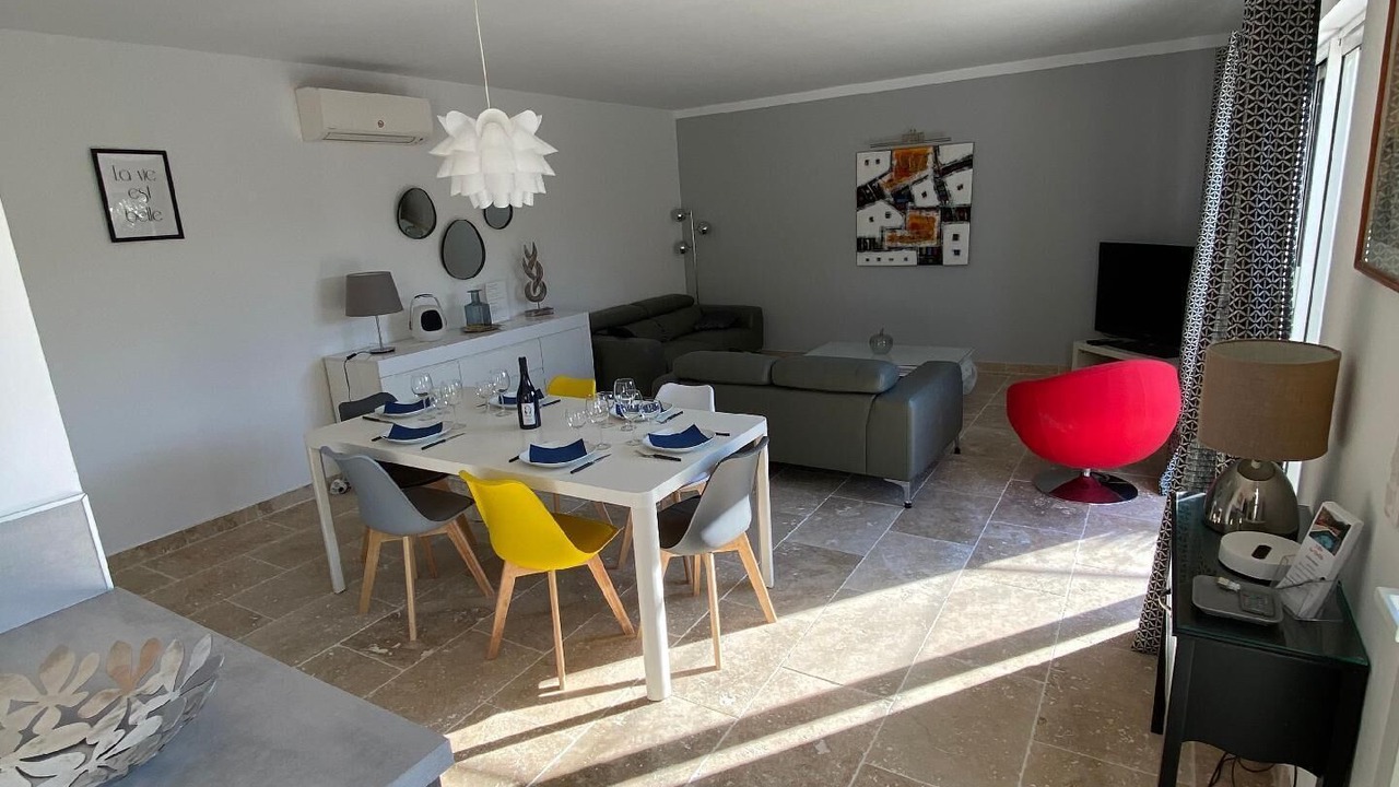 Photo of Livingroom in Tavel