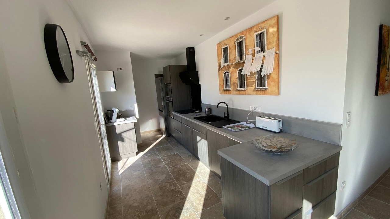 Photo of Kitchen in Tavel